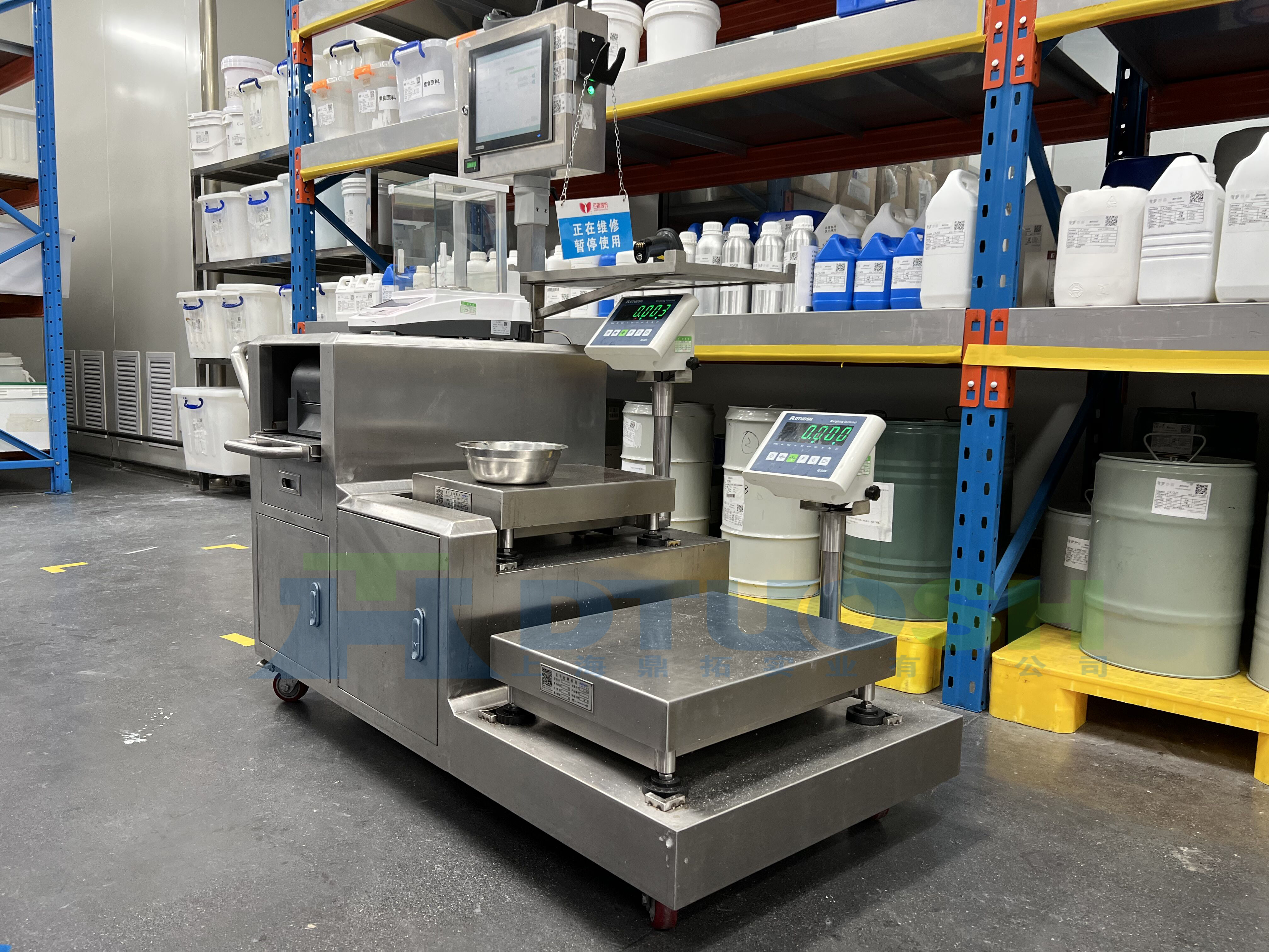 鼎拓不銹鋼臺秤應(yīng)用于涂料生產(chǎn)企業(yè)